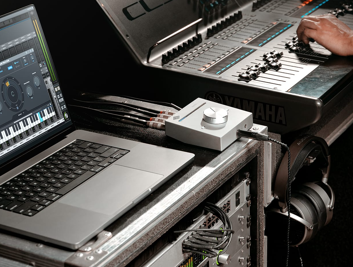 Universal Audio Apollo e2m Stereo Headphone Amplifier and Line Interface (Dante) - Image 4