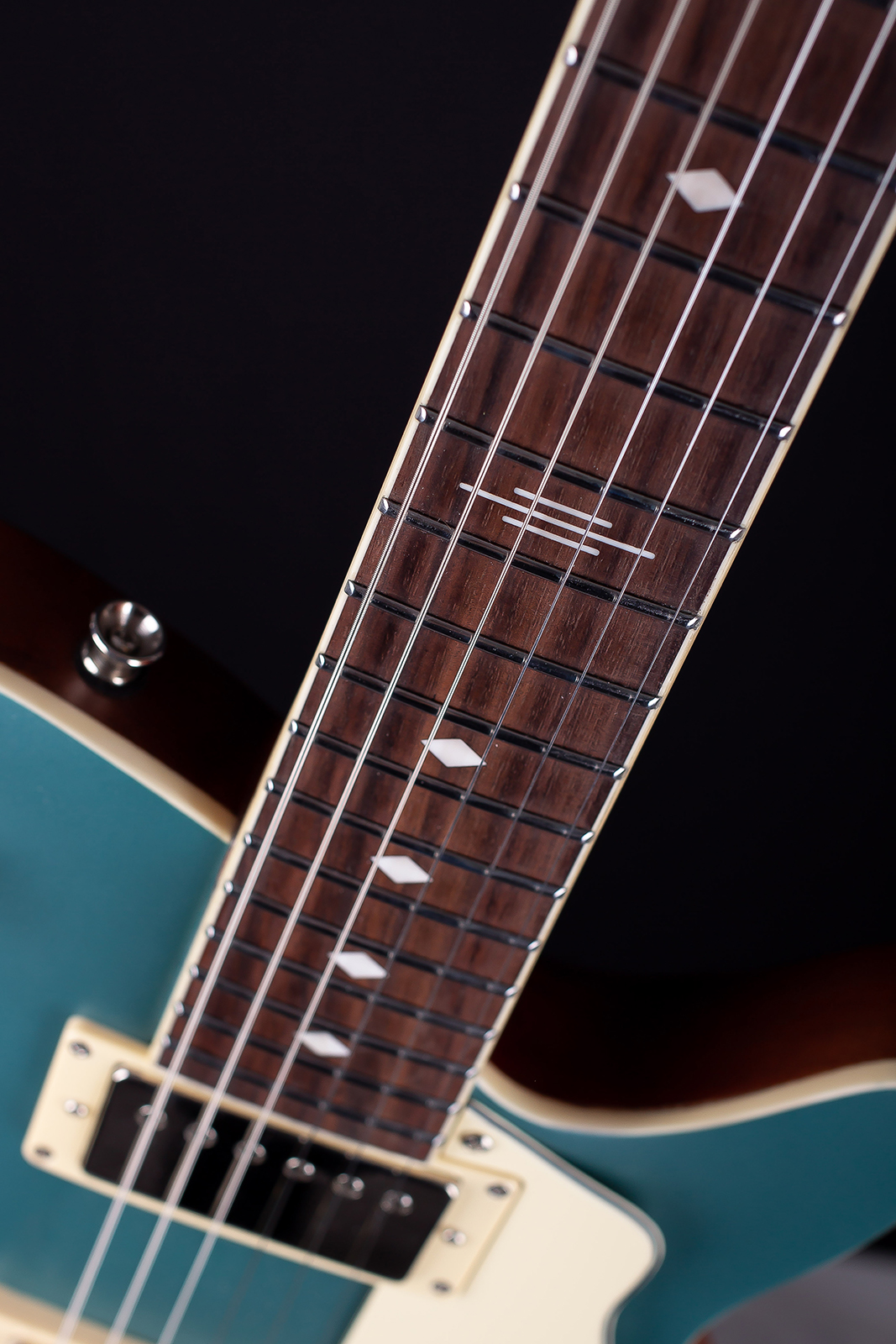 Magneto U-One Velvet Deluxe Metallic Green Silk with Gig Bag - Image 4