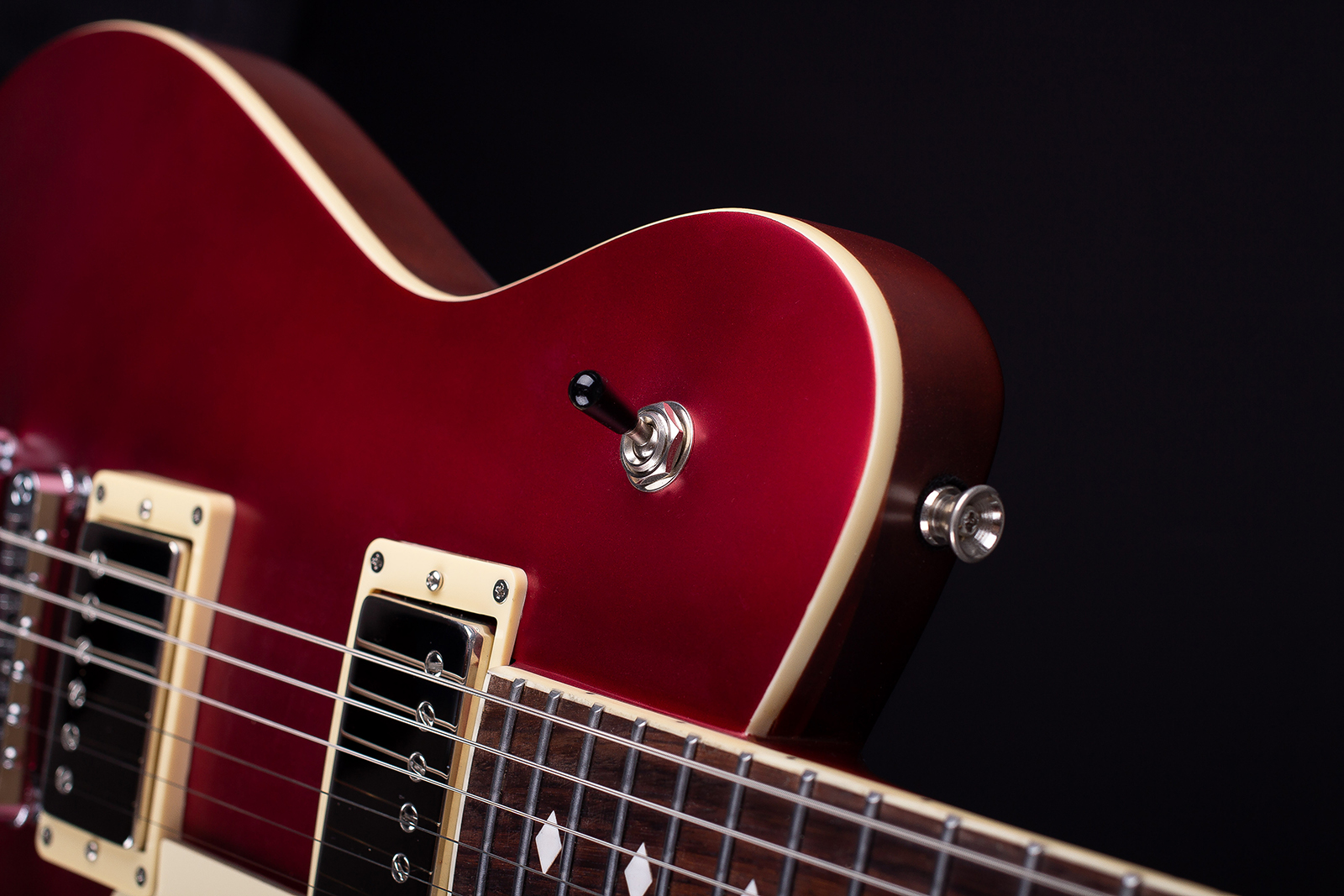 Magneto U-One Velvet Deluxe Candy Red Silk with Gig Bag - Image 6