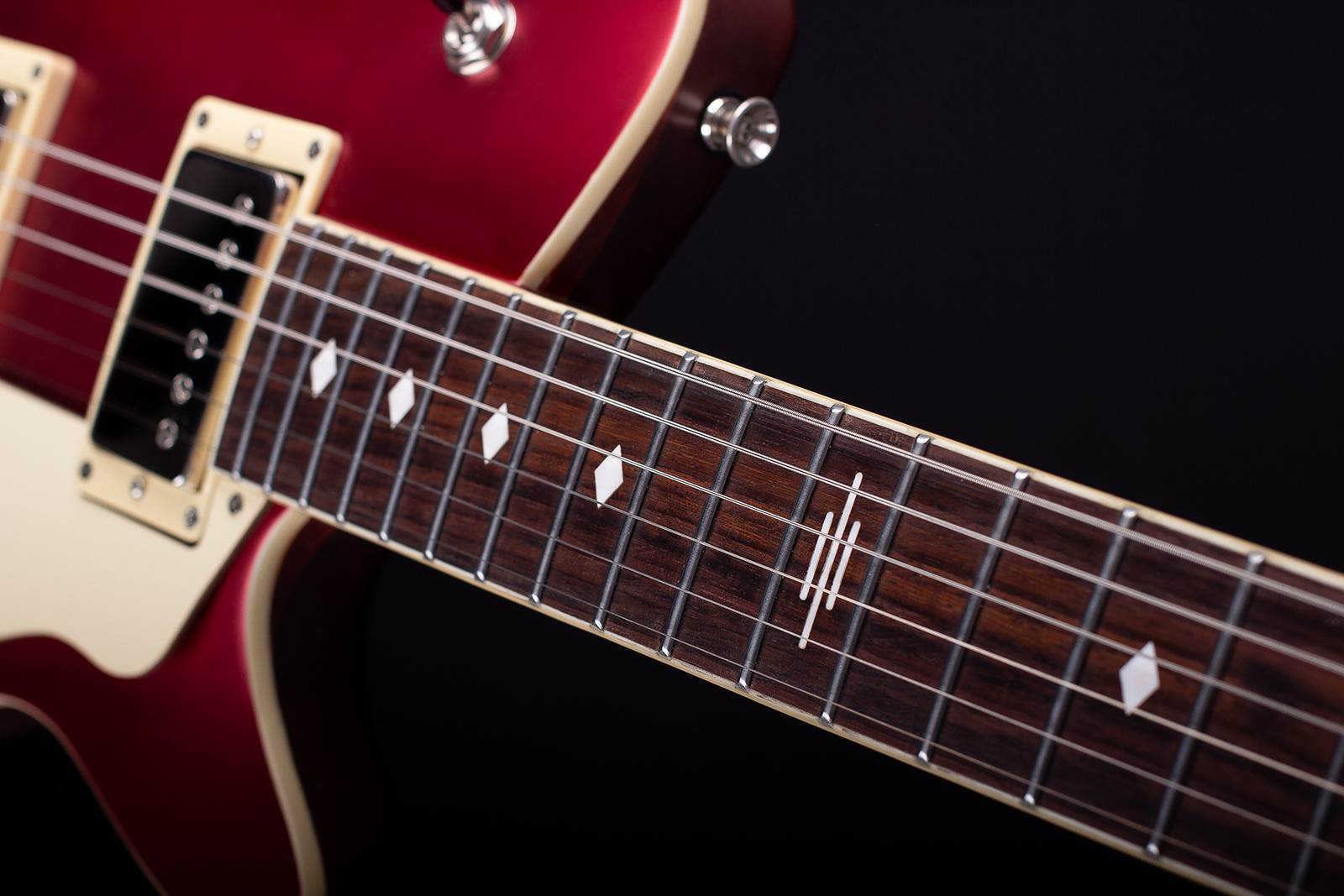 Magneto U-One Velvet Deluxe Candy Red Silk with Gig Bag - Image 7