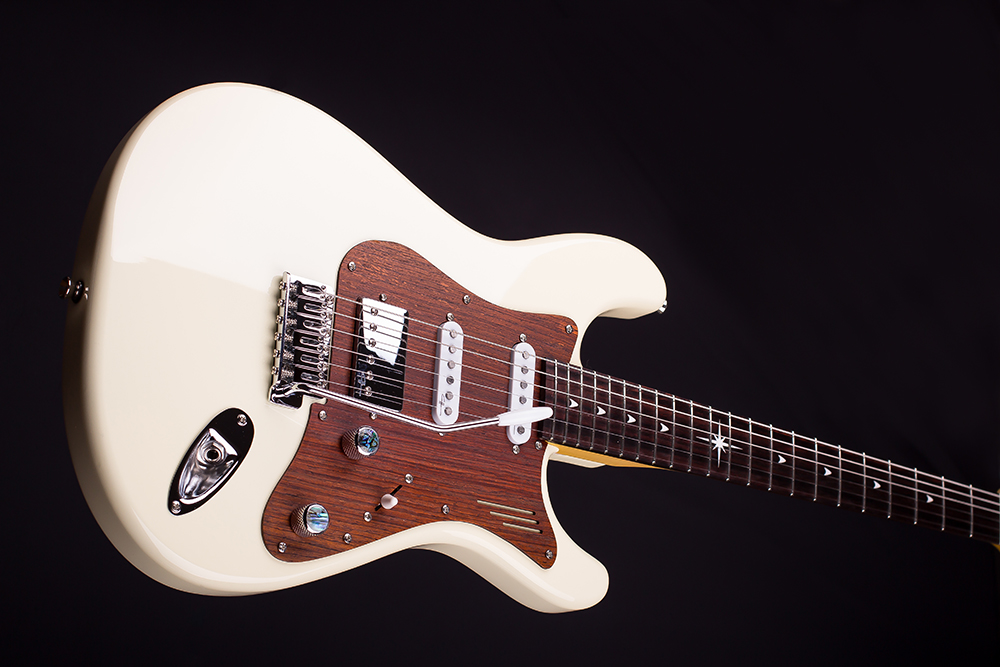 Magneto U-One Sonnet Deluxe Vintage White with Gig Bag - Image 3