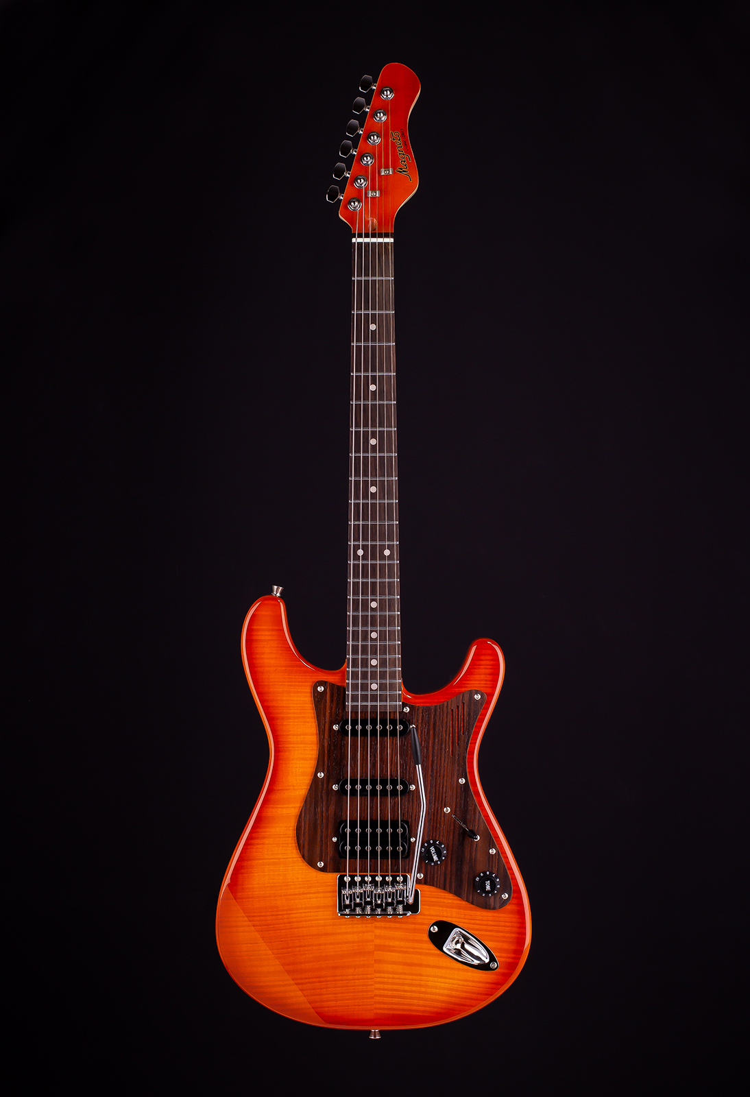 Magneto U-One Sonnet Modern Flamed Amber Burst with Gig Bag