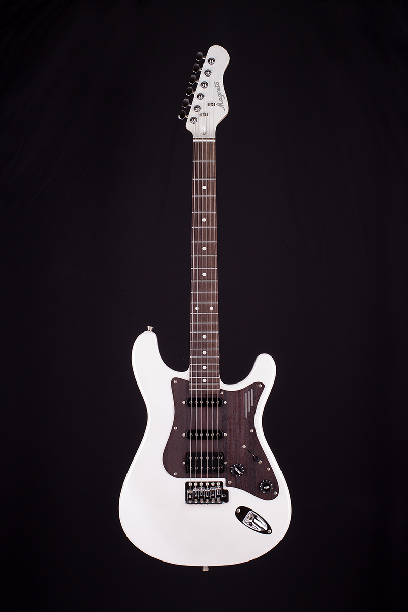 Magneto U-One Sonnet Classic Metallic Pearl White with Gig Bag