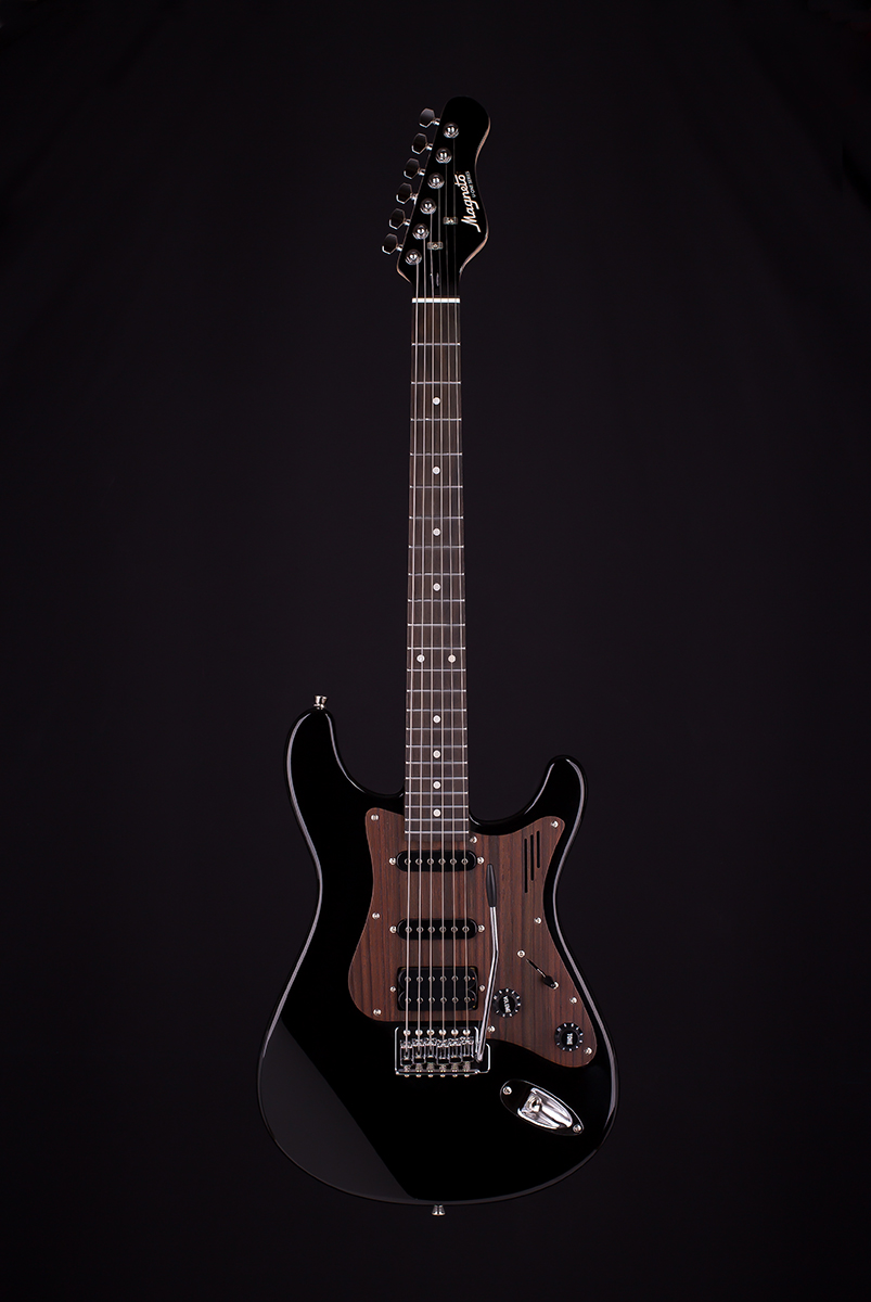 Magneto U-One Sonnet Classic Black with Gig Bag