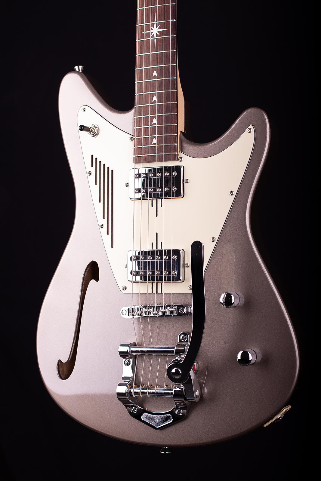 Magneto U-One Starlux Sunset Gold with Gig Bag - Image 3