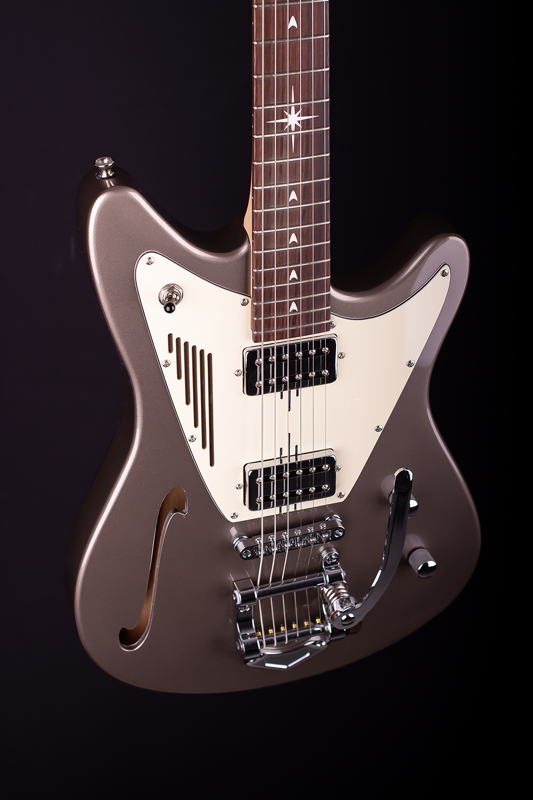 Magneto U-One Starlux Sunset Gold with Gig Bag - Image 4