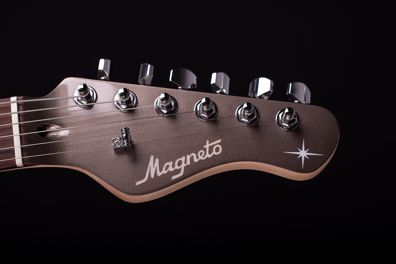 Magneto U-One Starlux Sunset Gold with Gig Bag - Image 7