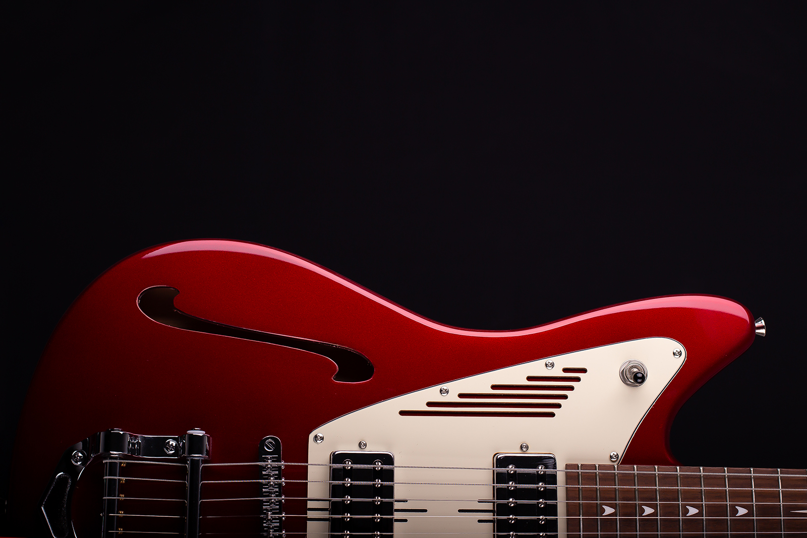 Magneto U-One Starlux Candy Apple Red with Gig Bag - Image 2