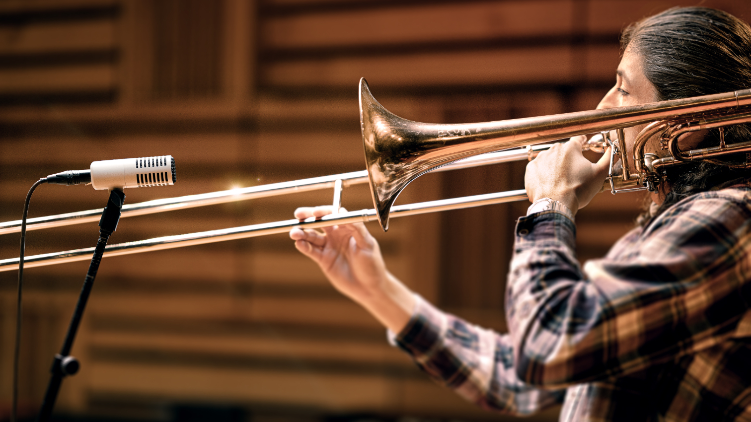 Universal Audio SD-7 Dynamic Microphone with Hemisphere Modeling - Image 7